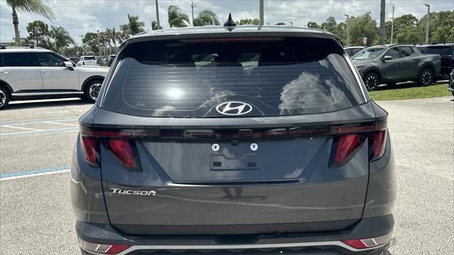 2023 Hyundai TUCSON SE