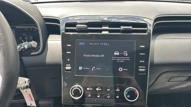 2023 Hyundai TUCSON SE