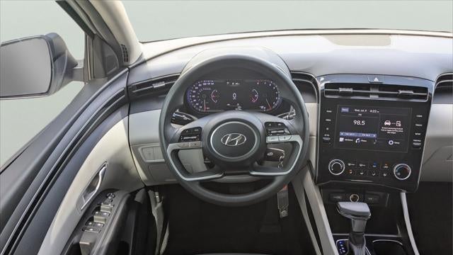 2023 Hyundai TUCSON SE