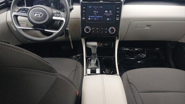 2023 Hyundai TUCSON SE