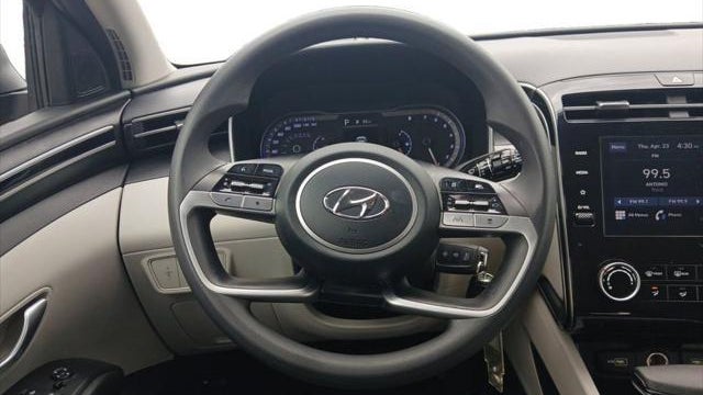 2023 Hyundai TUCSON SE