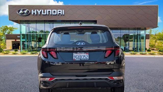 2023 Hyundai TUCSON SE