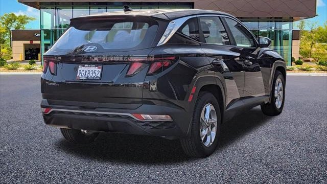 2023 Hyundai TUCSON SE