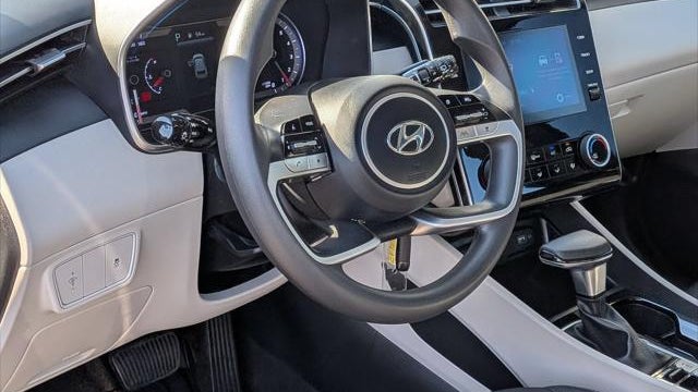 2023 Hyundai TUCSON SE