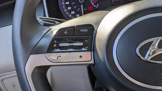 2023 Hyundai TUCSON SE
