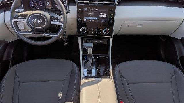 2023 Hyundai TUCSON SE