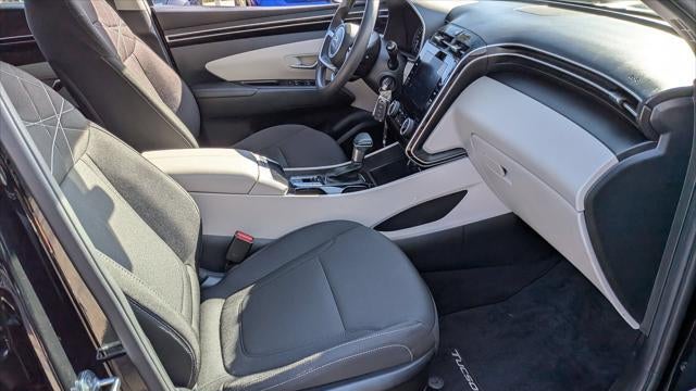 2023 Hyundai TUCSON SE