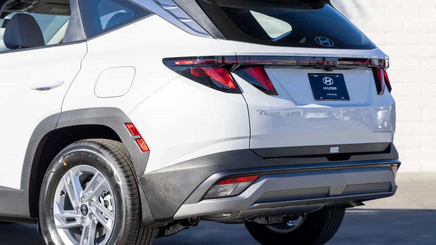 2026 Hyundai TUCSON SE