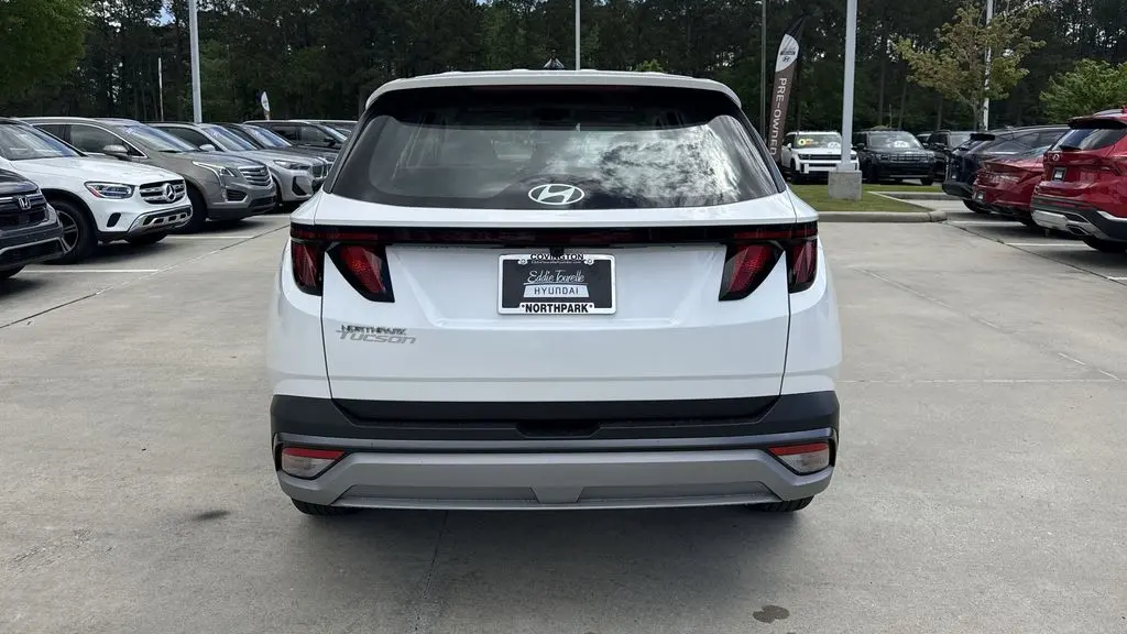 2026 Hyundai TUCSON SE
