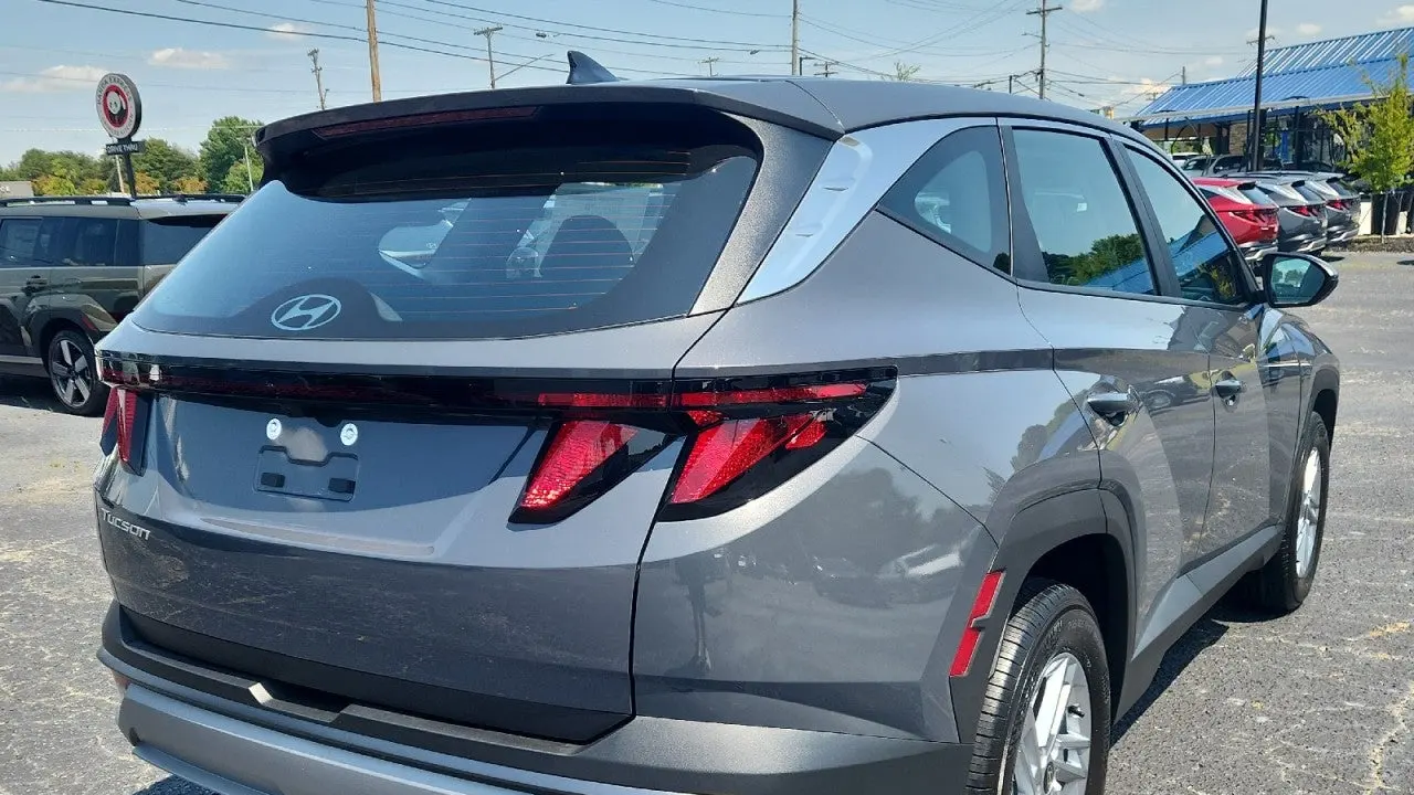 2026 Hyundai TUCSON SE