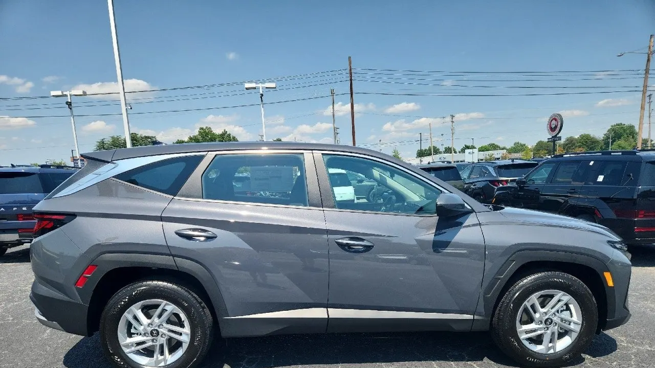 2026 Hyundai TUCSON SE