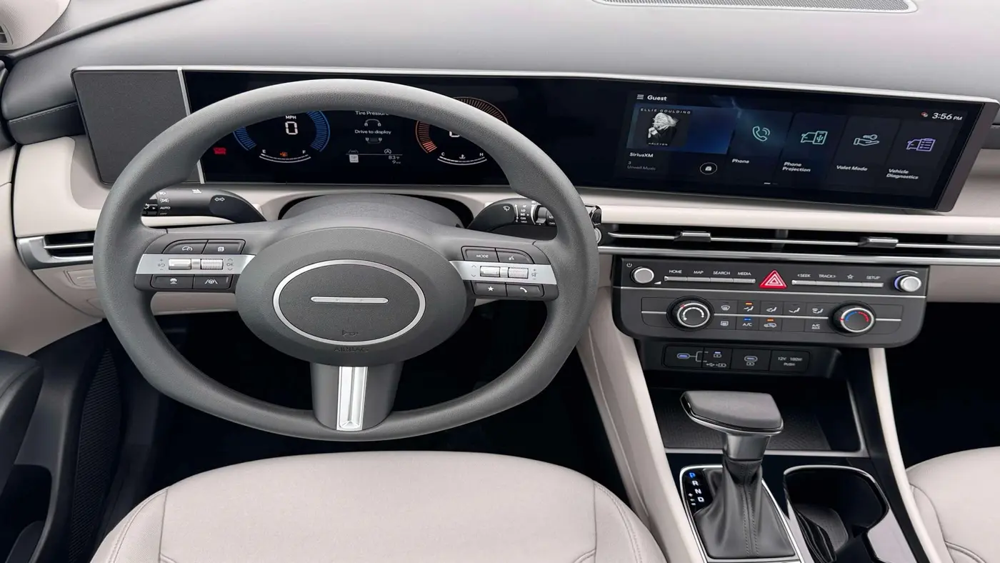 2026 Hyundai TUCSON SE