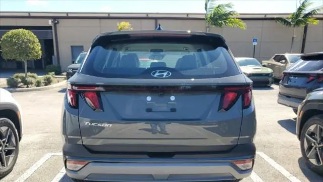2026 Hyundai TUCSON SE