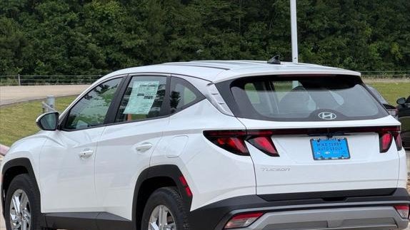 2026 Hyundai TUCSON SE