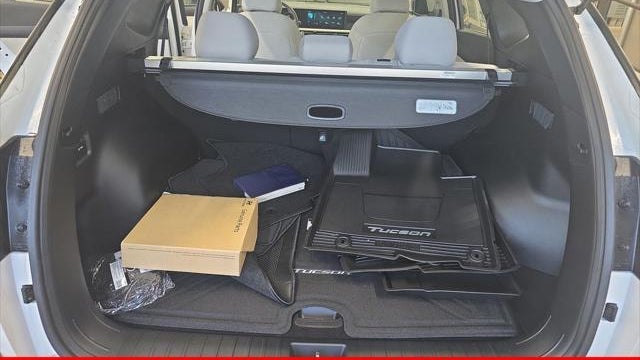 2026 Hyundai TUCSON SE