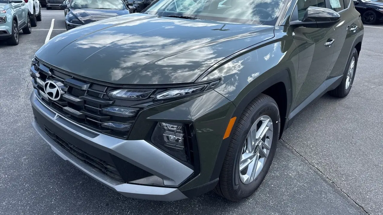 2026 Hyundai TUCSON SE