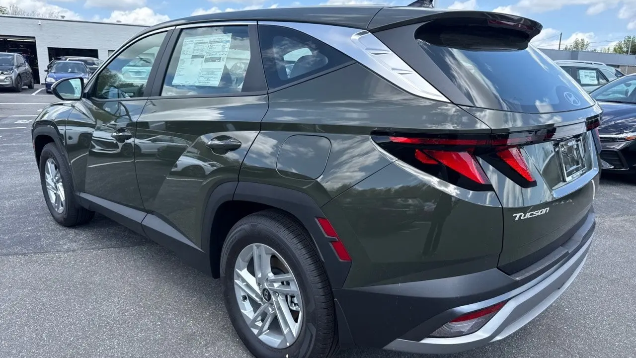 2026 Hyundai TUCSON SE