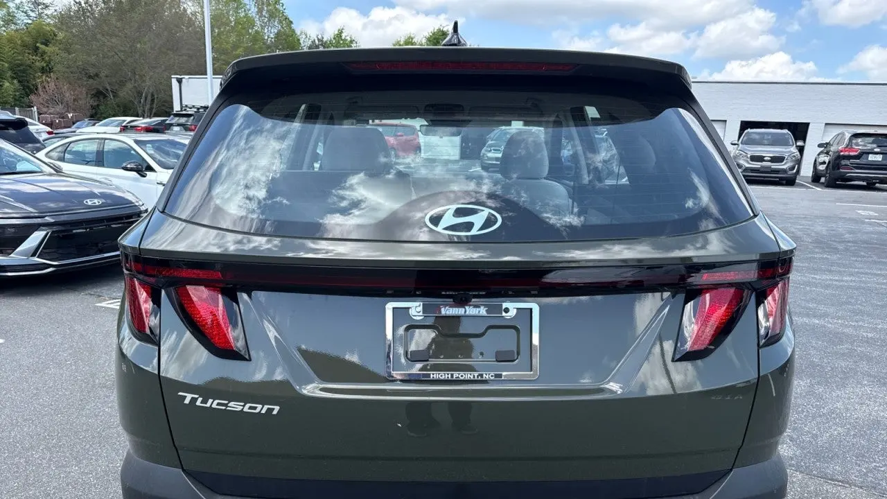 2026 Hyundai TUCSON SE
