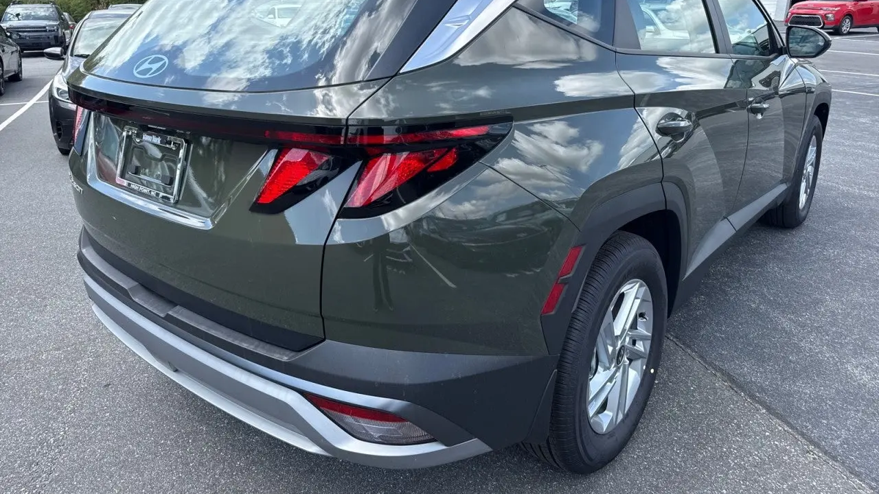 2026 Hyundai TUCSON SE