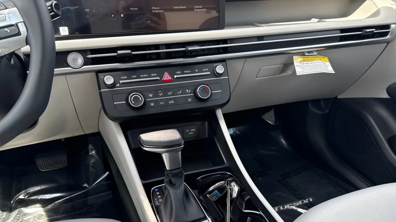 2026 Hyundai TUCSON SE