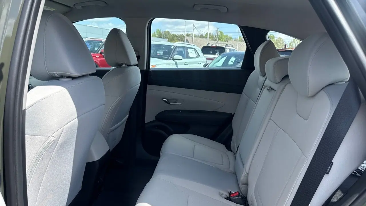 2026 Hyundai TUCSON SE
