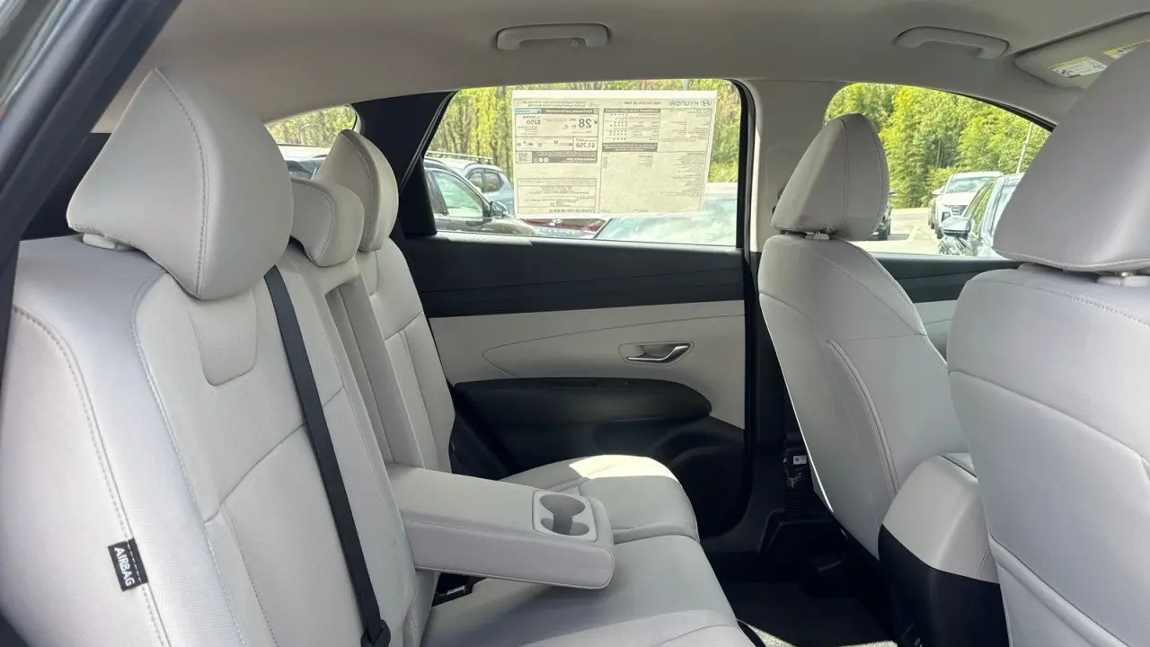 2026 Hyundai TUCSON SE