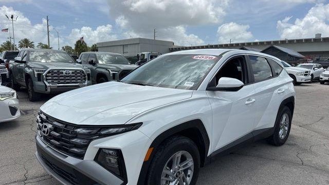 2026 Hyundai TUCSON SE