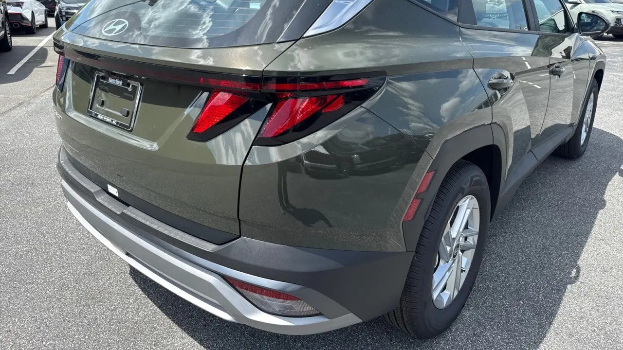 2026 Hyundai TUCSON SE