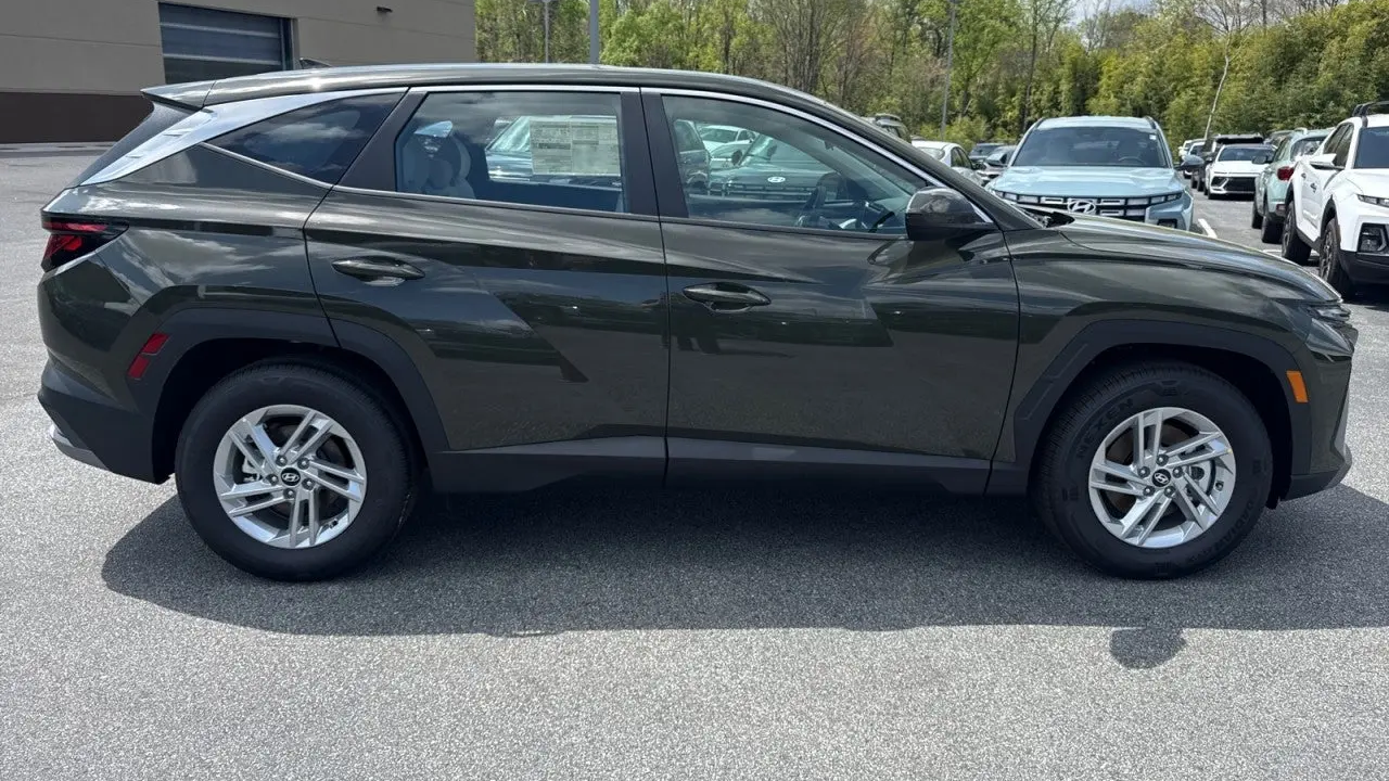 2026 Hyundai TUCSON SE