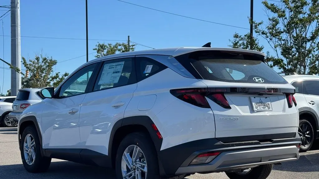 2026 Hyundai TUCSON SE