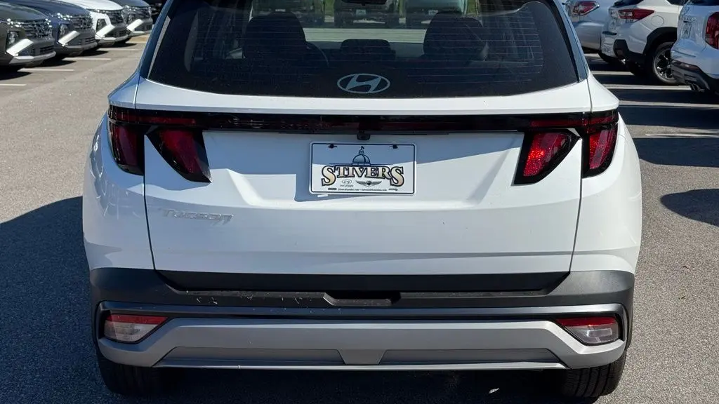 2026 Hyundai TUCSON SE