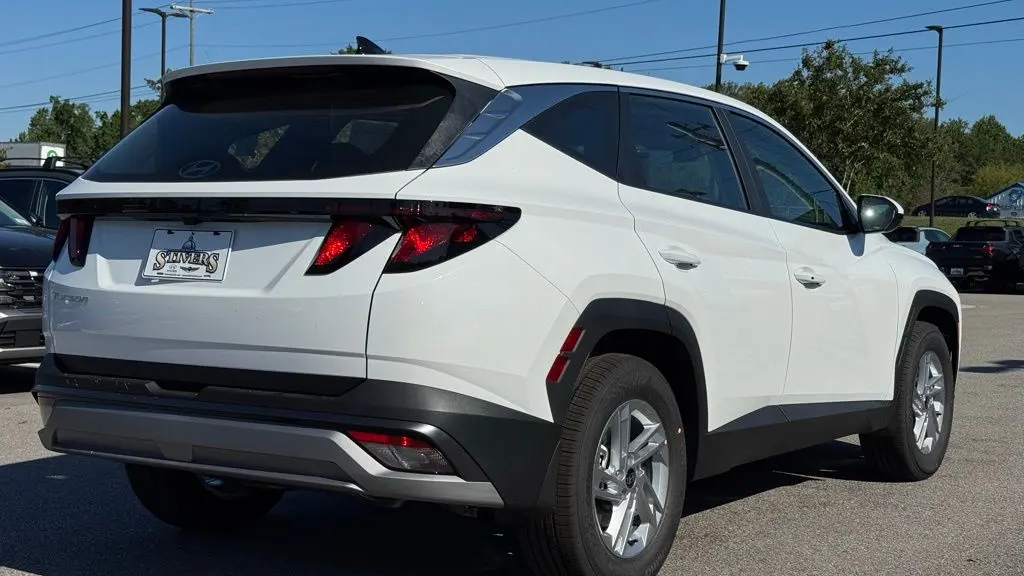 2026 Hyundai TUCSON SE