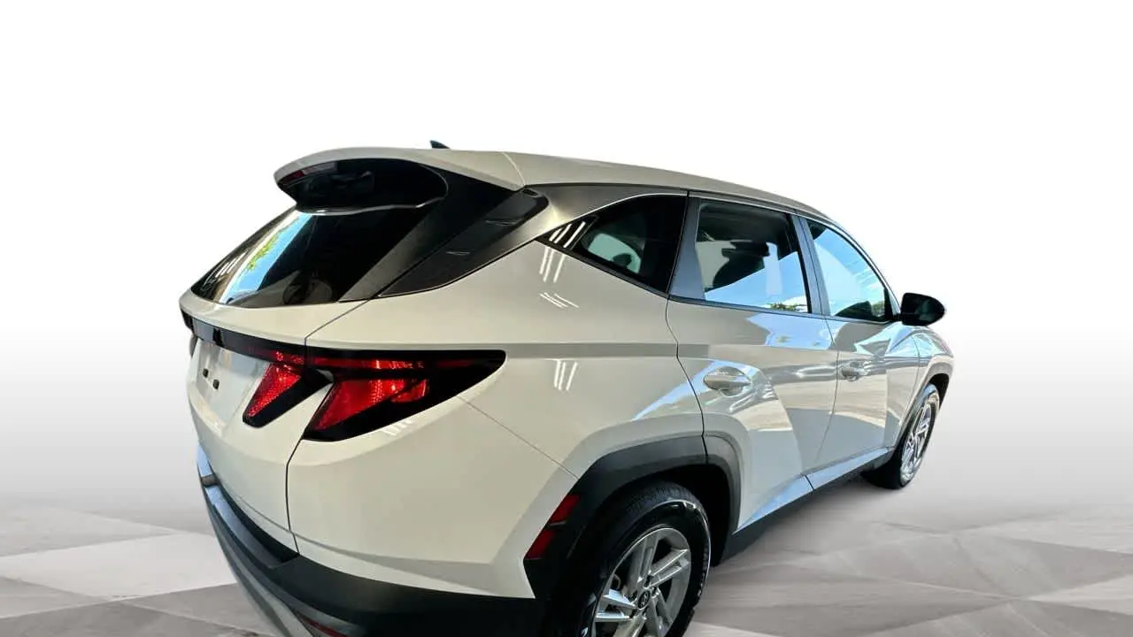 2026 Hyundai TUCSON SE