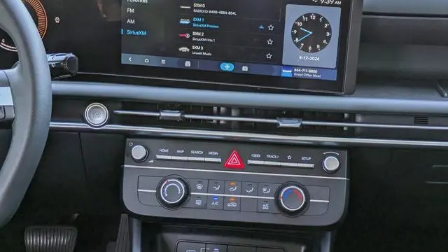 2026 Hyundai TUCSON SE