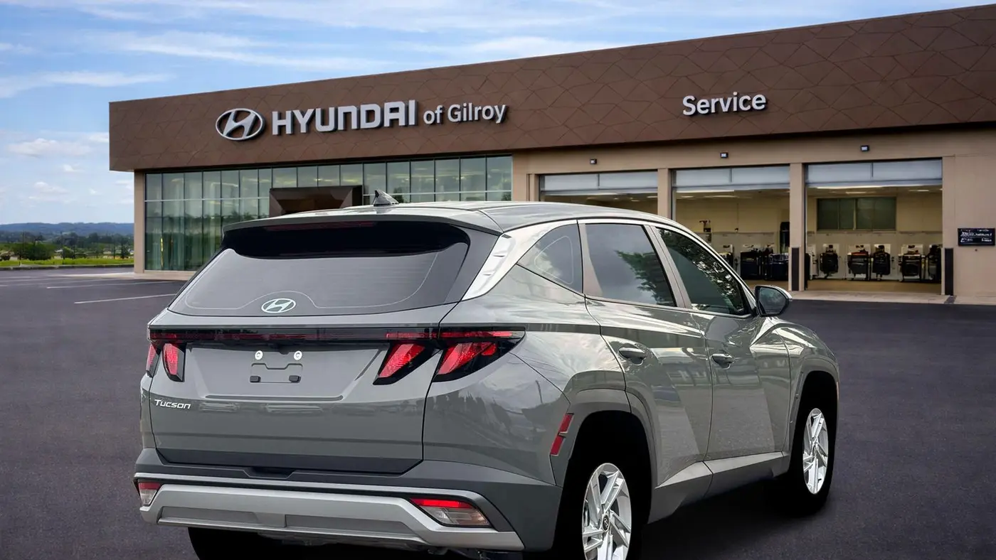 2026 Hyundai TUCSON SE