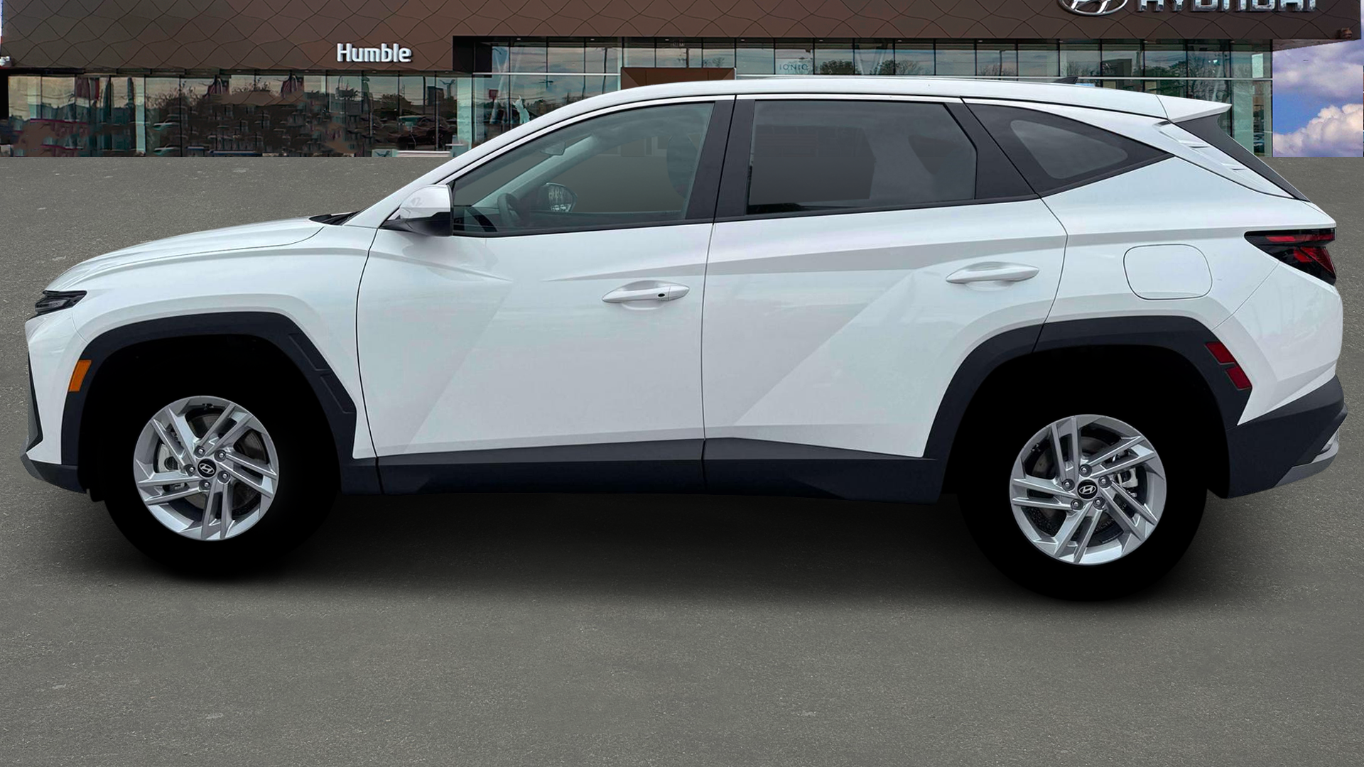 2026 Hyundai TUCSON SE