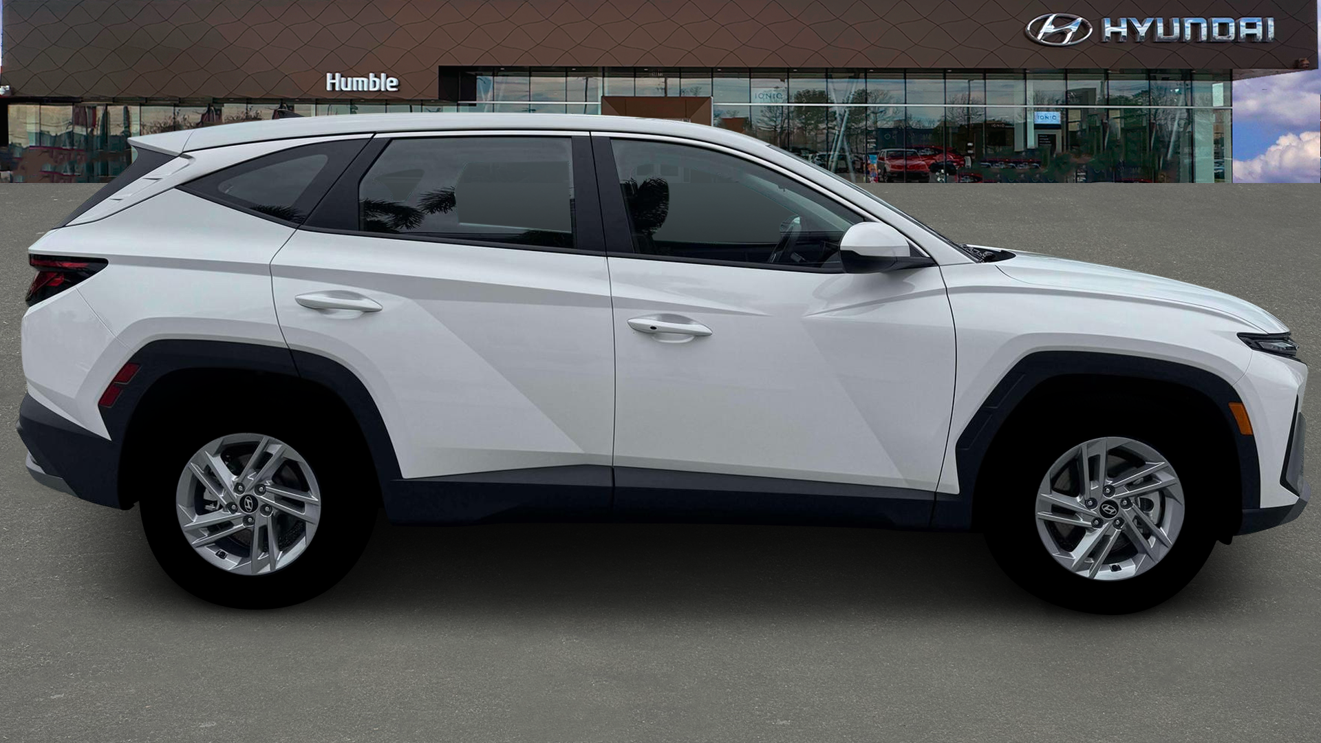 2026 Hyundai TUCSON SE