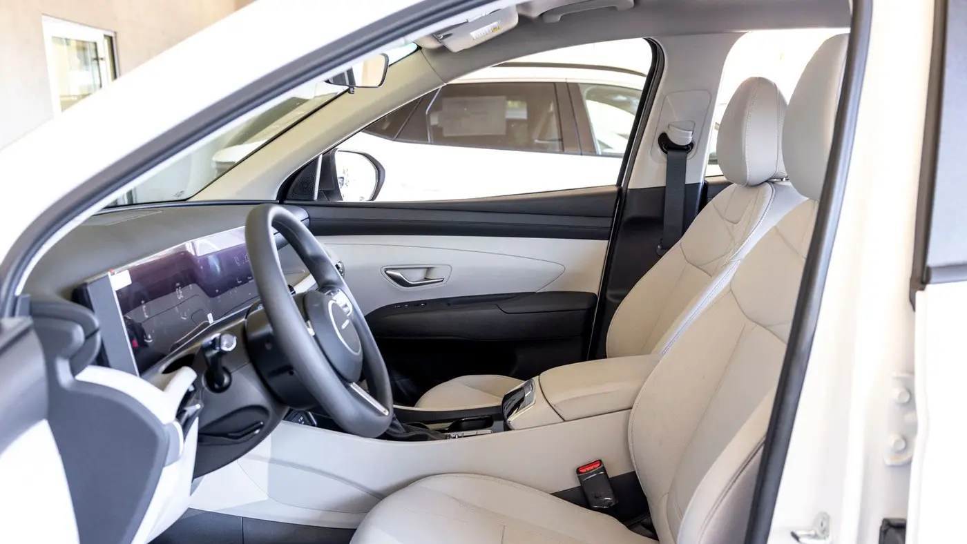 2025 Hyundai TUCSON SE