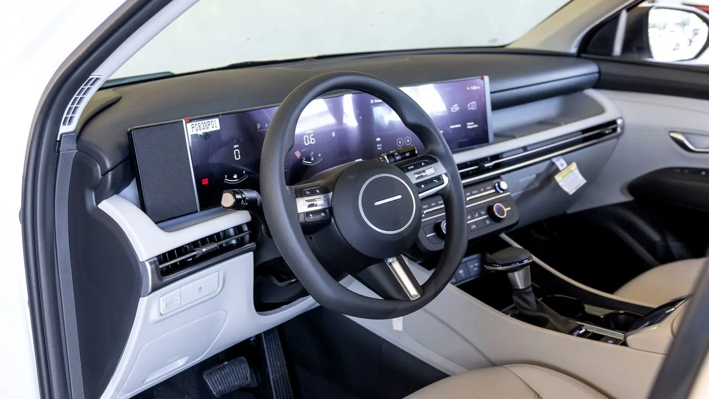2025 Hyundai TUCSON SE