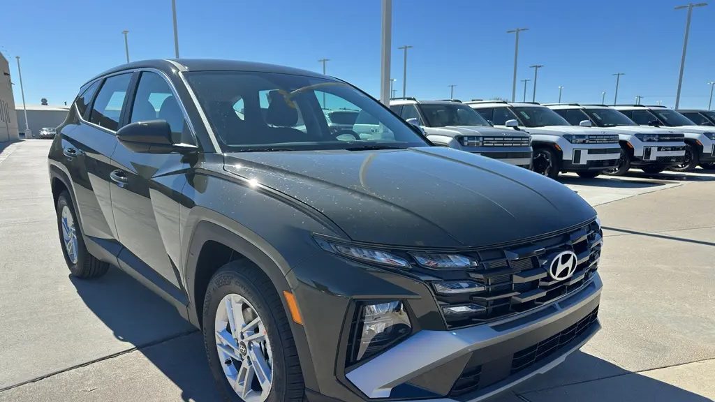 2026 Hyundai TUCSON SE