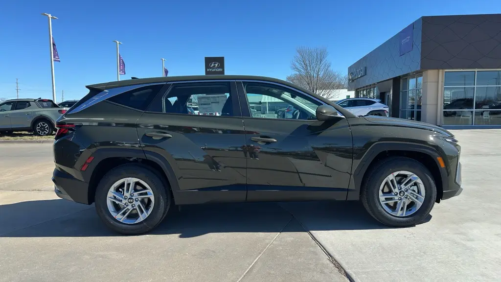 2026 Hyundai TUCSON SE