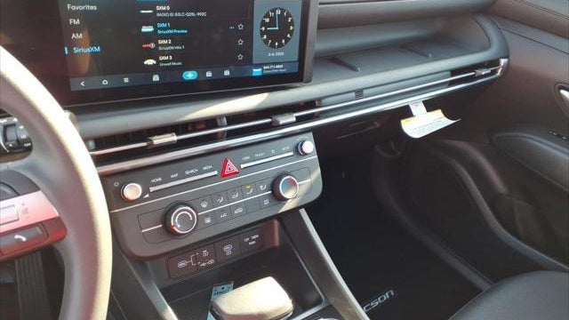2026 Hyundai TUCSON SE