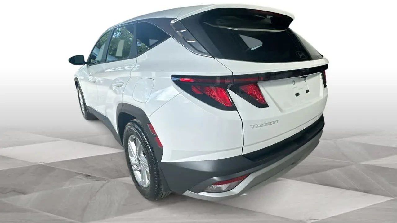 2026 Hyundai TUCSON SE
