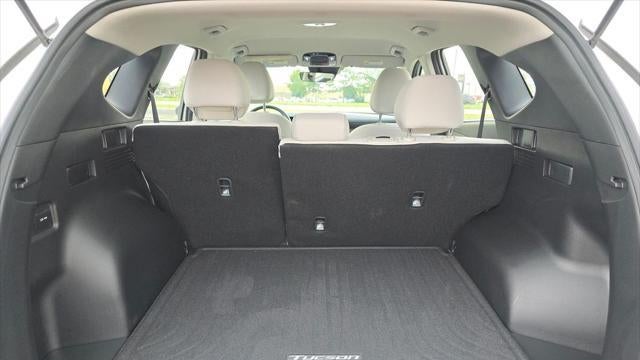 2026 Hyundai TUCSON SE