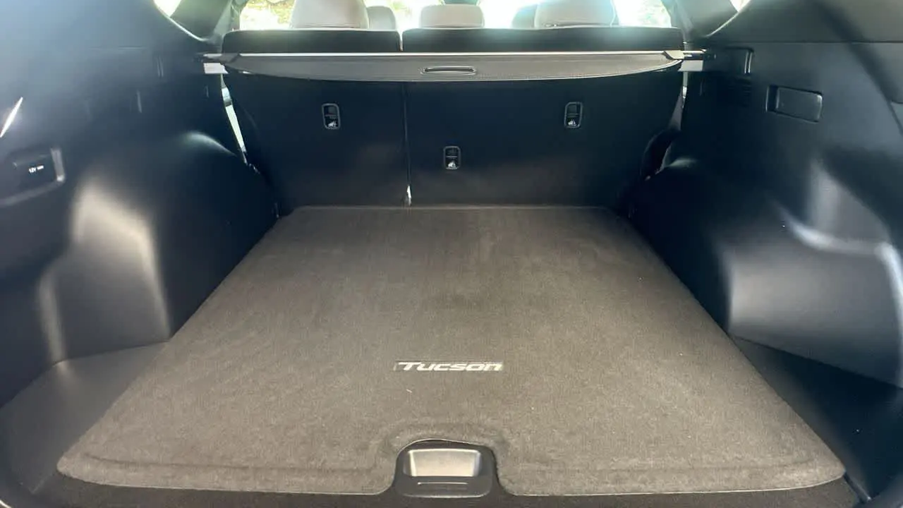 2026 Hyundai TUCSON SE