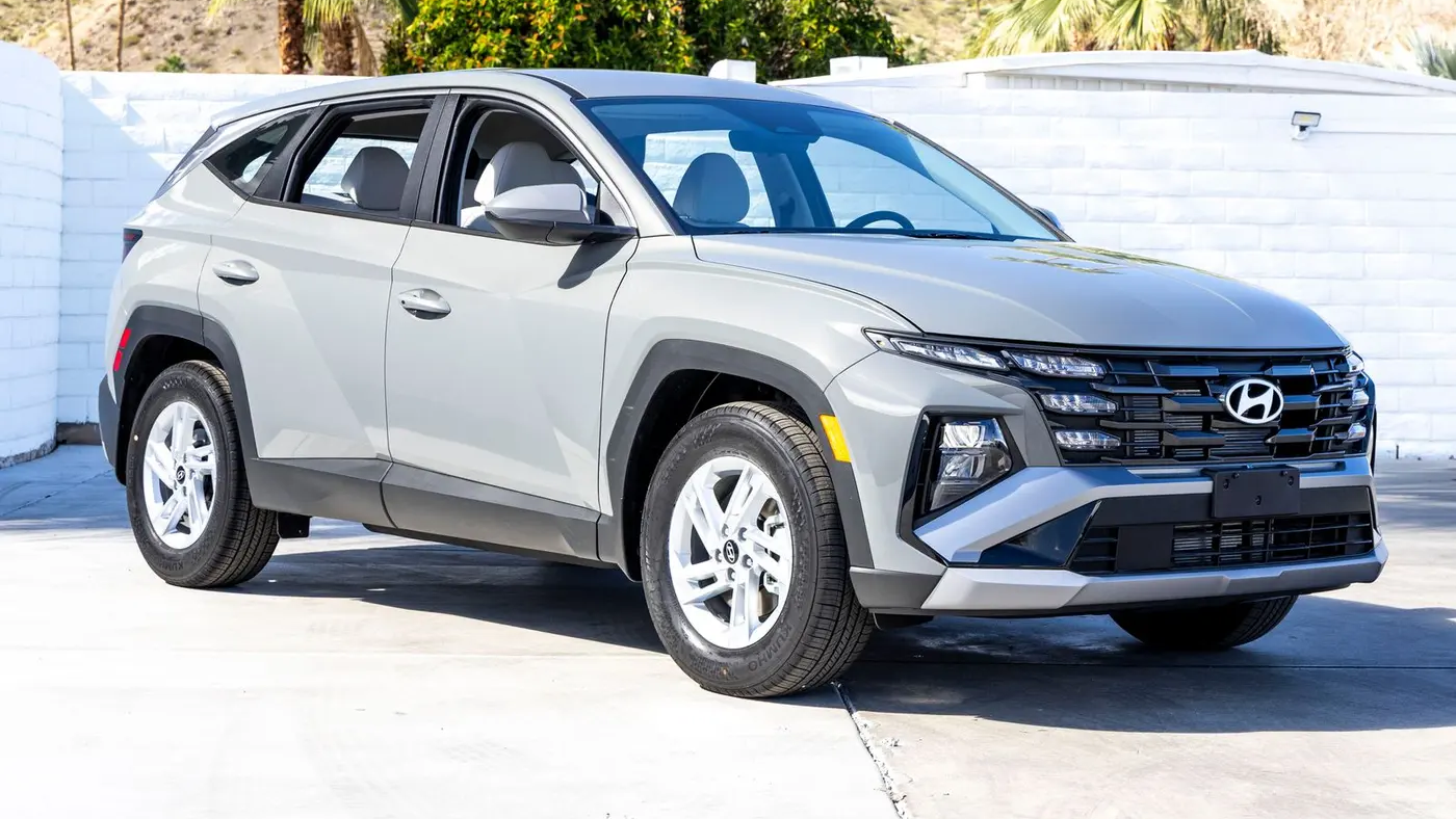 2026 Hyundai TUCSON SE
