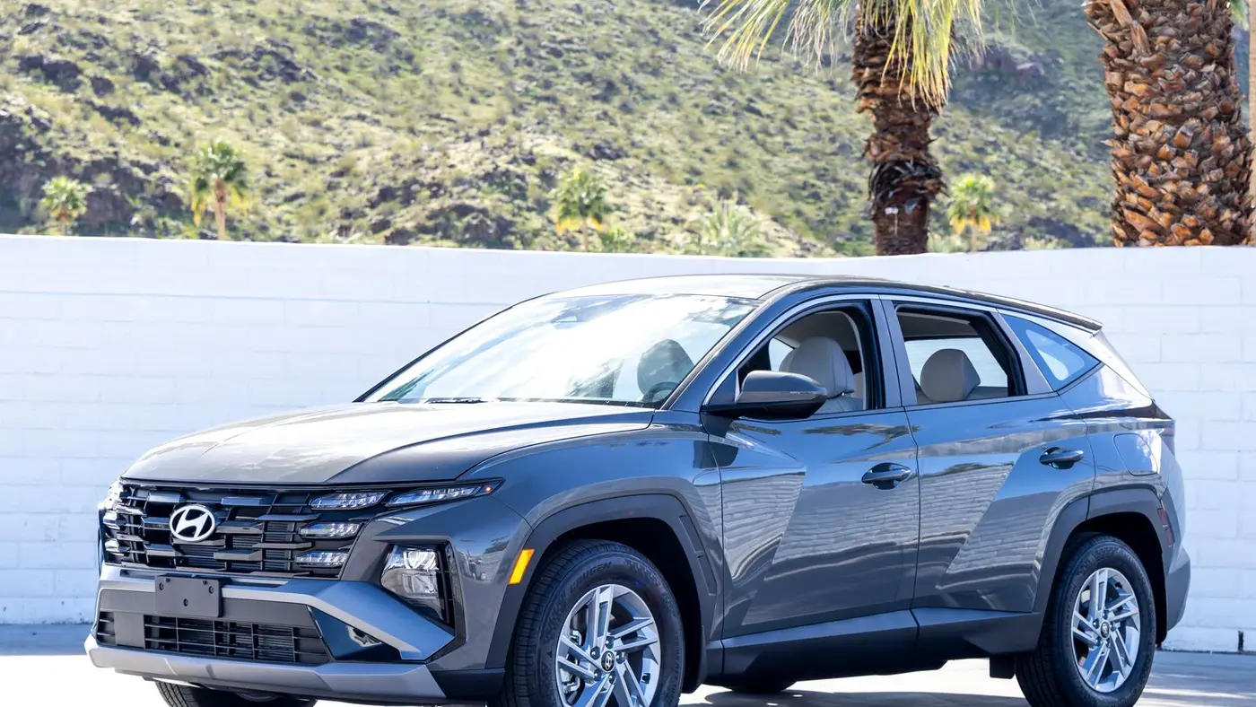 2026 Hyundai TUCSON SE