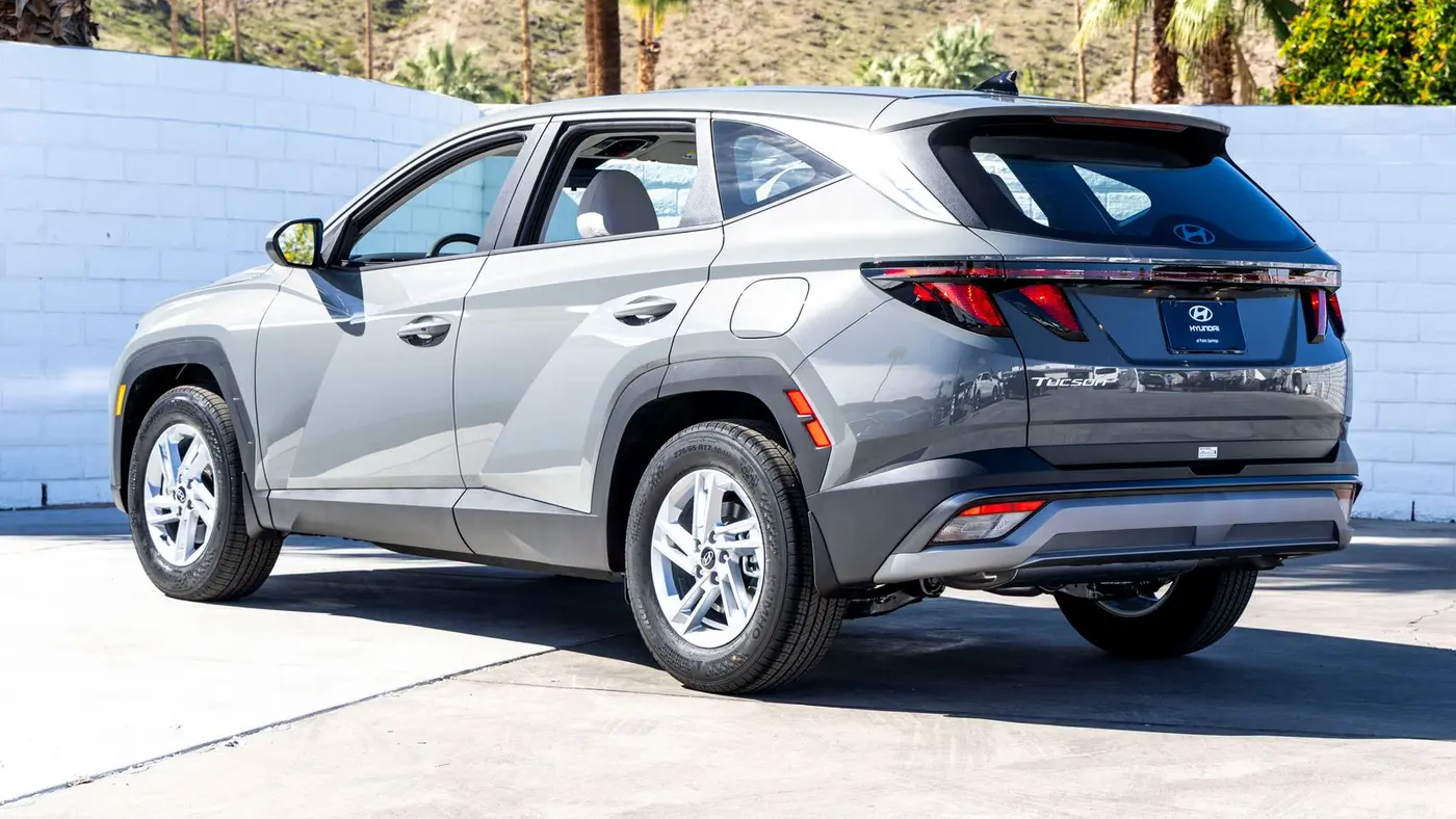 2026 Hyundai TUCSON SE