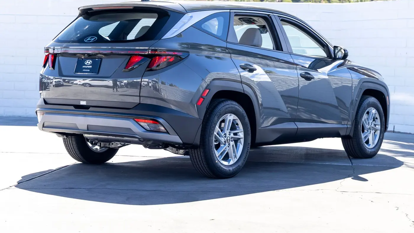 2026 Hyundai TUCSON SE