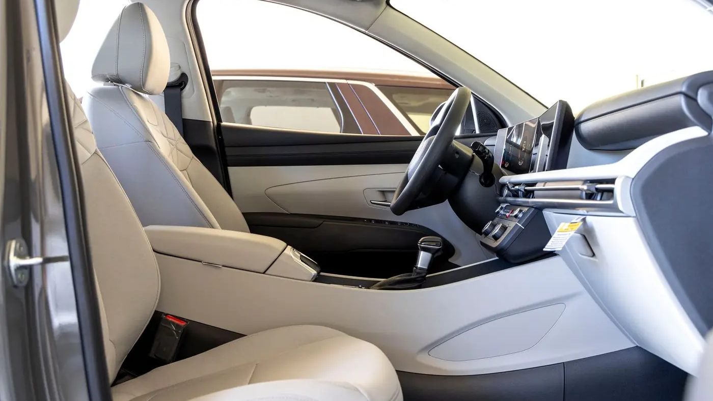 2026 Hyundai TUCSON SE